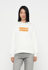 Пуловер с капюшоном