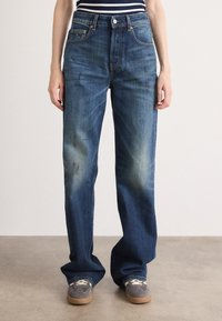 Свободные джинсы