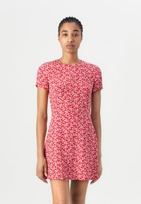 Короткое платье