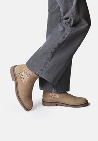 Ботинки челси