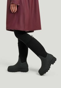 Резиновые сапоги