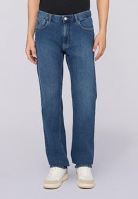 Прямые джинсы