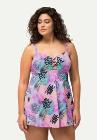 Слитный купальник