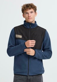 Флисовая куртка