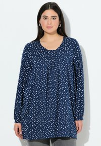 Длинная майка