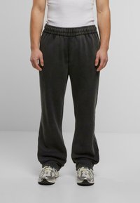 Спортивные штаны