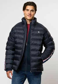 Зимняя куртка