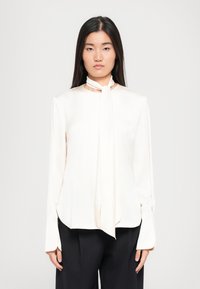 Атласная блузка