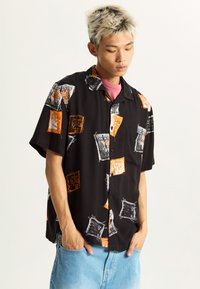 Рубашка с коротким рукавом