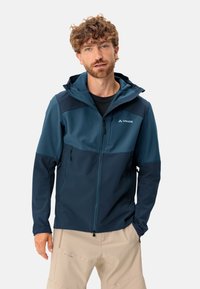 Спортивная куртка