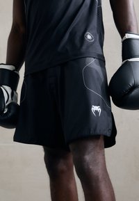 Шорты Шорты