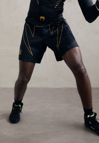 Спортивныве шорты Спортивныве шорты