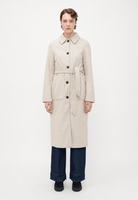 Шерстяное пальто