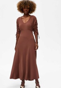 Платье макси