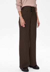 Широкие брюки