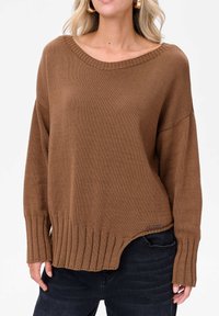 Длинный пуловер