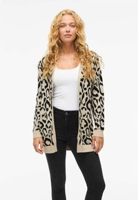 Жаккардовая вязаная кофта