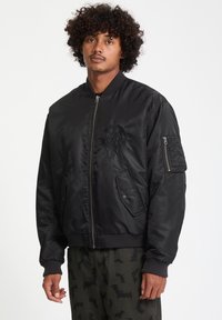 Джинсовая куртка Джинсовая куртка