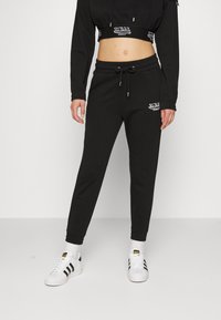 Спортивные штаны Спортивные штаны