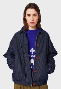 Джинсовая куртка