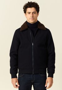 Куртка бомбер