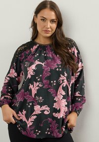 Блузка Блузка