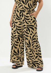 Широкие брюки