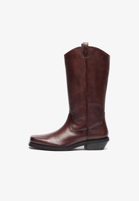 Ковбойские сапоги