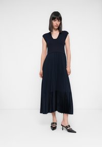 Платье макси