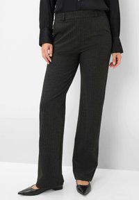 Узкие брюки