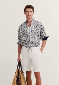 Рубашка Рубашка