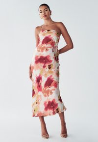 Коктейльное платье