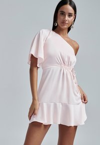 Короткое платье