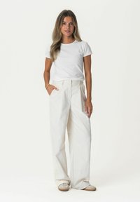 Широкие брюки