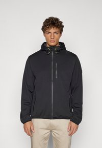 Спортивная куртка