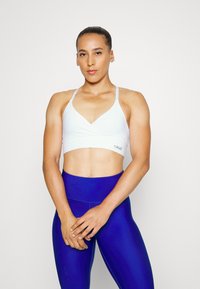 Бюстгальтер без косточек Бюстгальтер без косточек