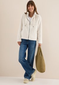 Флисовая куртка