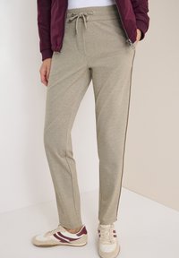 Спортивные штаны