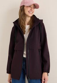 Короткое пальто Короткое пальто