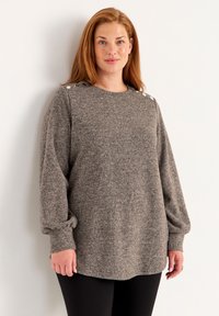 Длинный пуловер