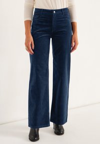 Прямые брюки Прямые брюки