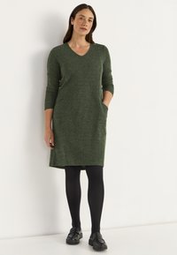 Вязаное платье Вязаное платье