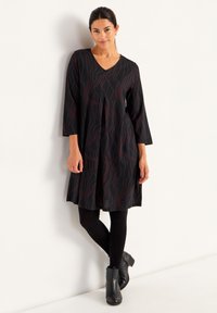 Короткое платье Короткое платье