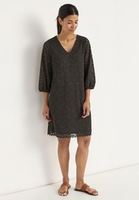 Короткое платье Короткое платье