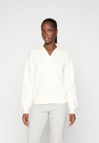 Спортивная толстовка