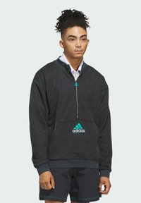 Спортивная кофта