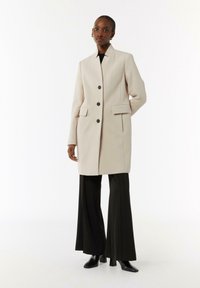 Короткое пальто Короткое пальто