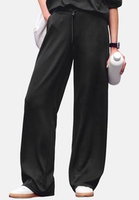 Спортивные штаны Спортивные штаны