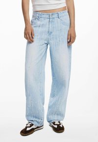 Свободные джинсы