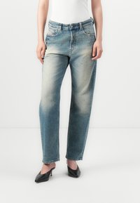 Свободные джинсы Свободные джинсы